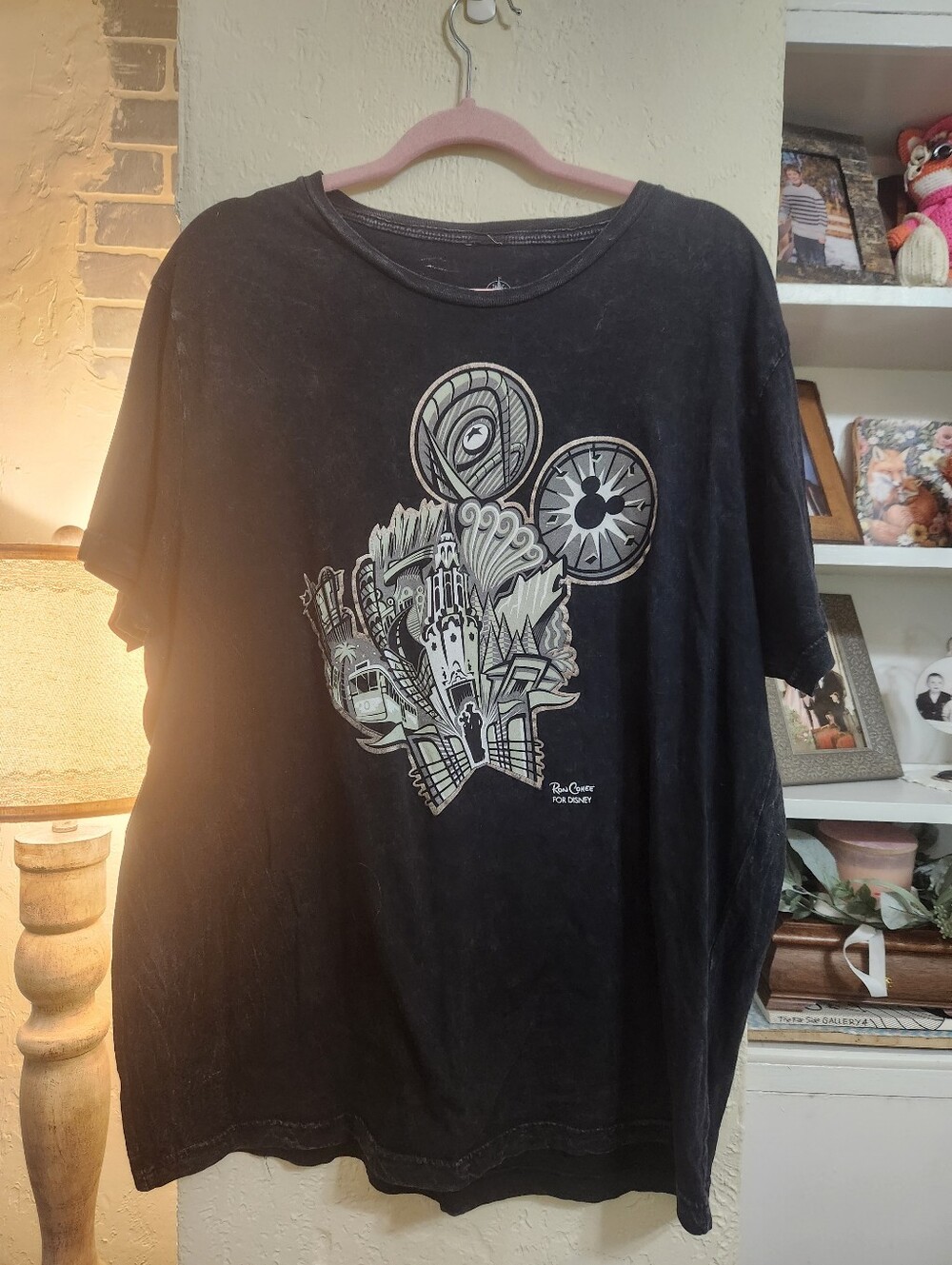 Disney Parks Artist Series Ron Cohee for Disney T Shirt Size 2xl P2p 23 EUC
